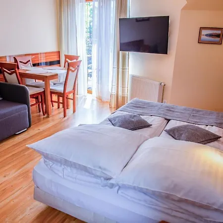 Alesandro Δωμάτια σε οικογενειακή κατοικία *